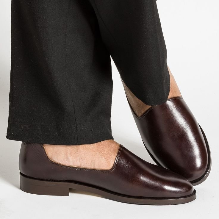 One piece design by @satyanarayan490 #urbanic #urbanicindia #urban #urbanindia #sharpcut #slippershoes